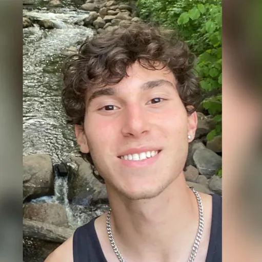 Foto do Clark Quente